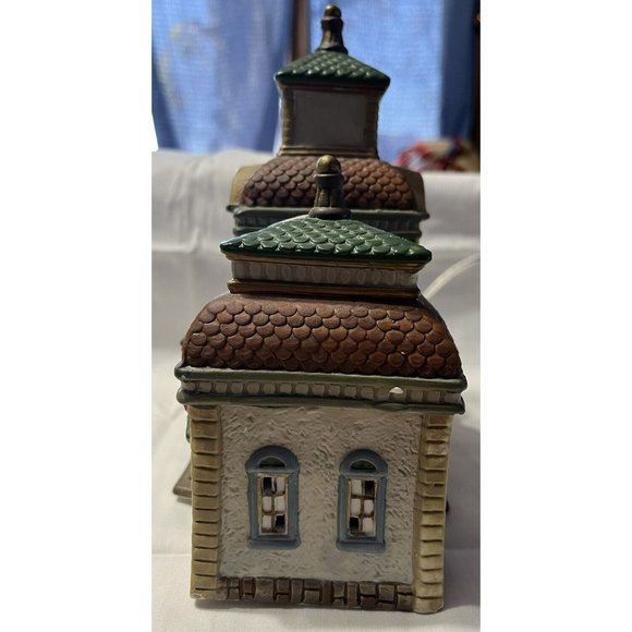 O'Well Novelty Dickens Keepsake 1993 Porcelain Lighted “St. Train Station” - Picture 5 of 9
